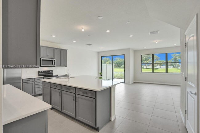 Photo - 2202 Appleton Cir S