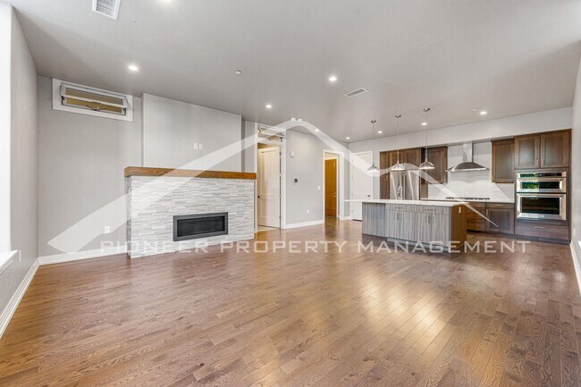 Photo - Spacious Condo with Washer/Dryer and Centr... Unit 103