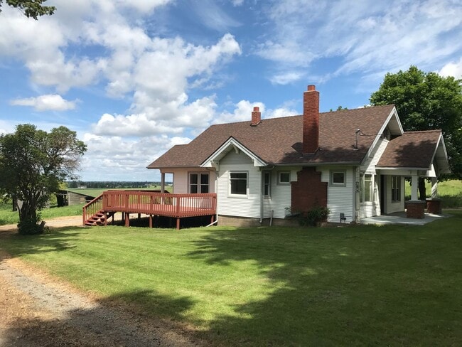 Charming 3 bed South Spokane Farm House - Charming 3 bed South Spokane Farm House