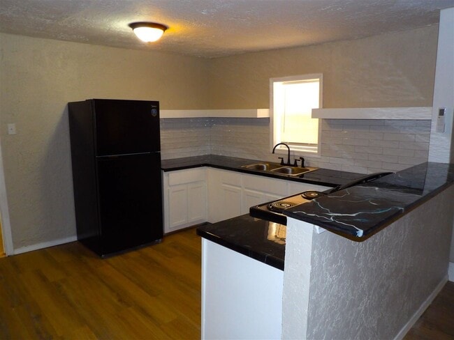 Photo - 316 NW Columbia Ave