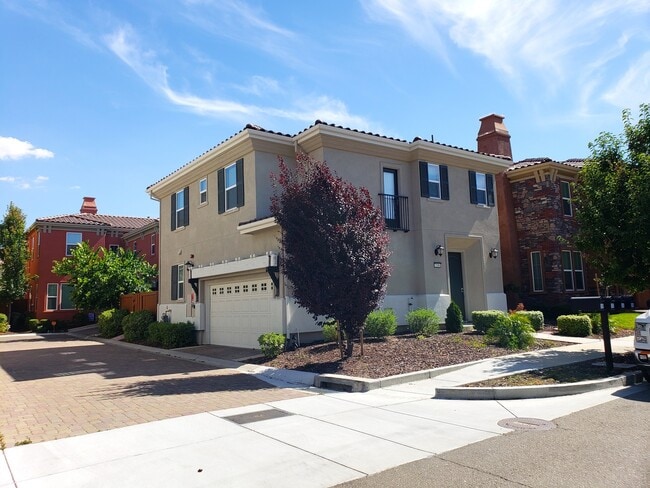 Photo - Beautiful home in Brentwood with SOLAR!