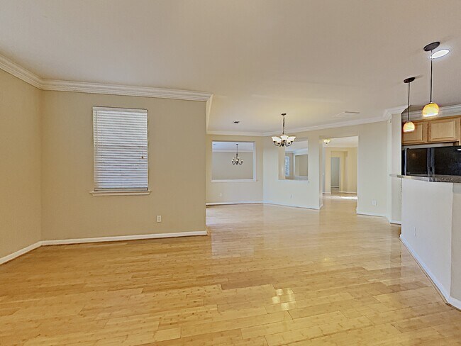 Photo - 348 Yellow Iris Rd