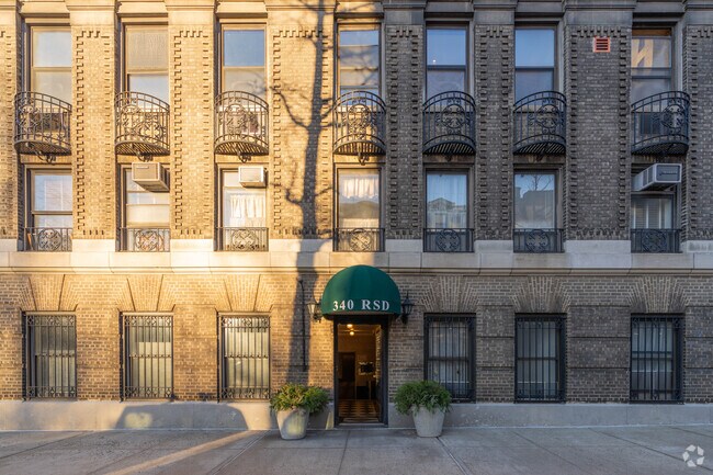 Photo - 340 Riverside Dr