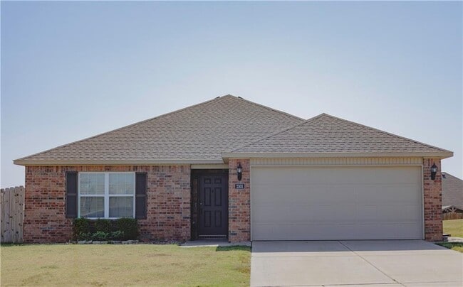 Building Photo - 2301 Hickory Wood Ave