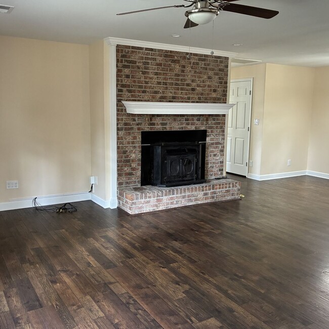 Photo - 4 Bedroom 3 Bath Home in Winnabow, NC