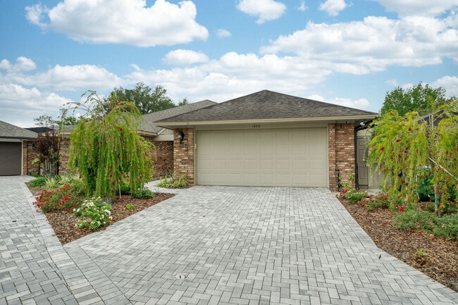 Photo - 1886 Demetree Dr