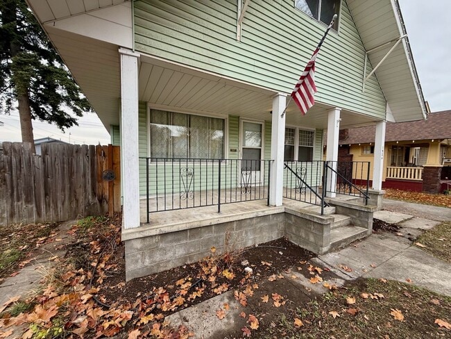 Photo - Spacious and Well-Equipped 3 Bed Spokane Home!!