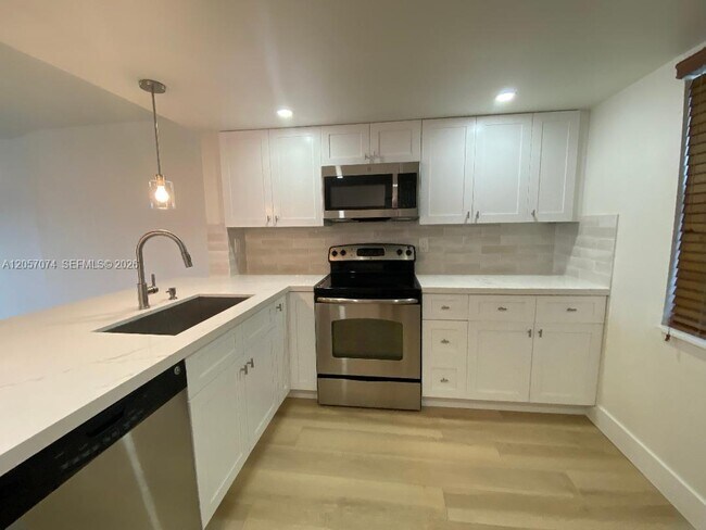 Photo - 401 SE 3rd St Unit 405