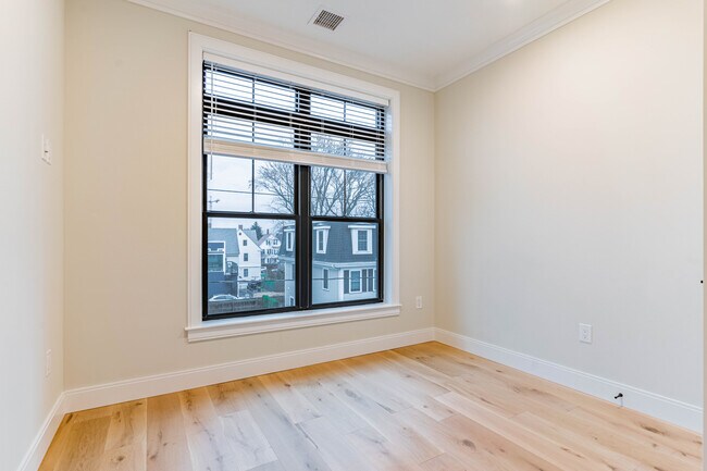 Photo - 155 Everett St Unit 303