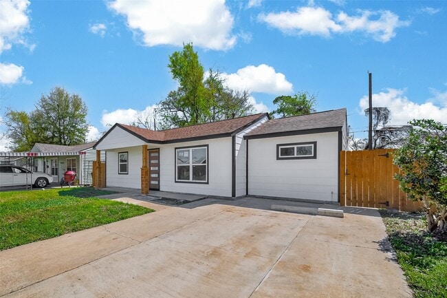 Photo - 3209 McCrarey Dr