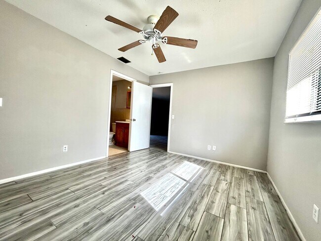 Photo - 2260/2262 Stella St. Unit 2260