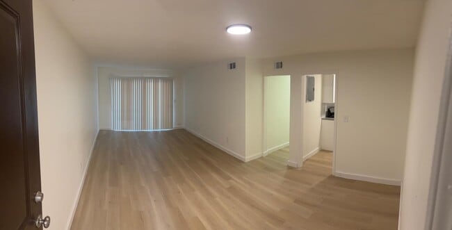 hard wood living rrom
