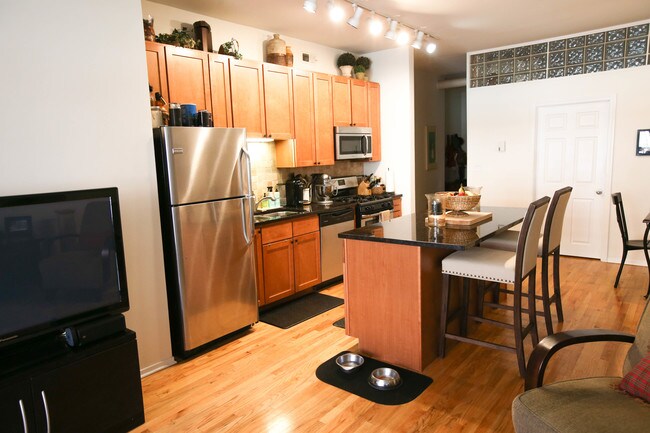 Cocina - 811 S Lytle St Unidad Columbus on the Park