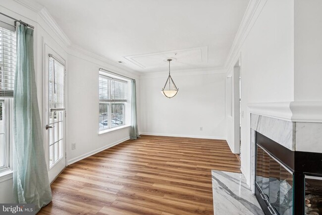 Photo - 1010 Crestmont Dr