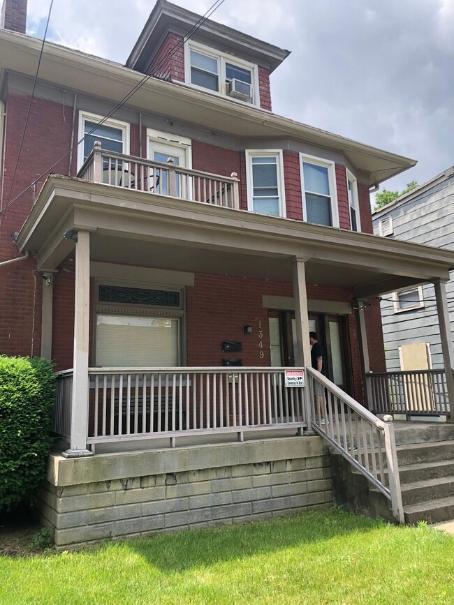 Building Photo - 1349 Lincoln Avenue Unit 1