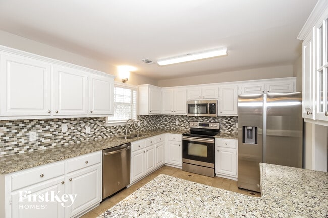 Photo - 14 Windcliff Ct SW