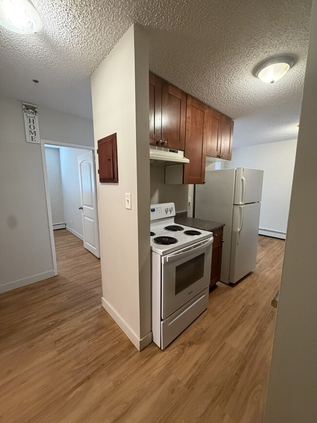 Photo - 10130-10154 154 St Unit 4