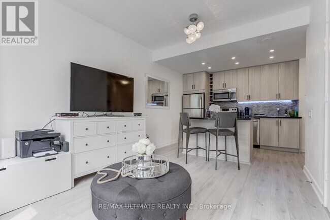 Photo - 85 Bloor St E Unit 1814