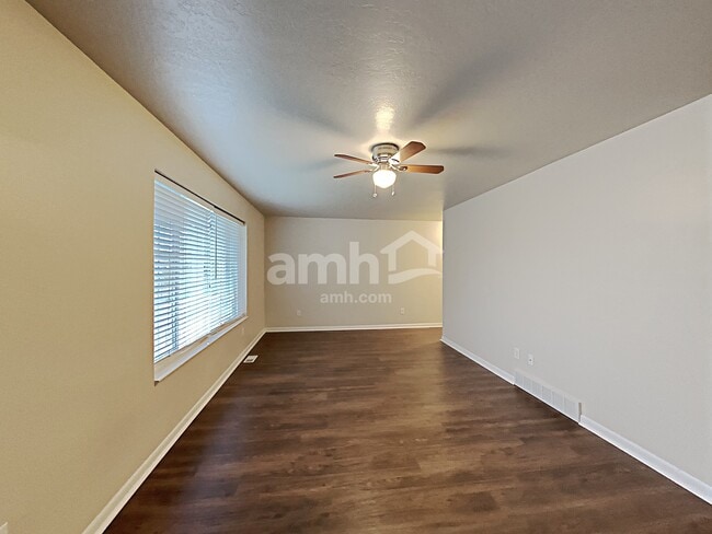 Photo - 845 Grove Creek Dr