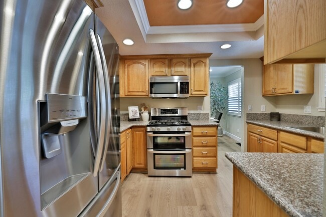 Photo - 235 Ginger Dr