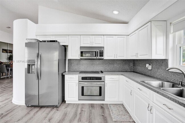 Photo - 14049 Skye Terrace