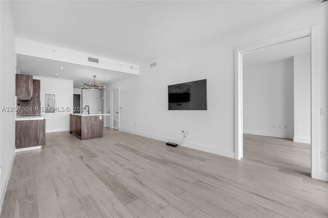 480 NE 31st St Unit 4706
