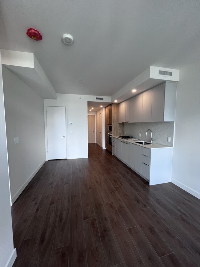 Building Photo - 537 Cottonwood Ave