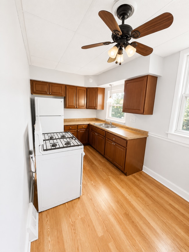 Photo - 1403 Methyl St Unit 1