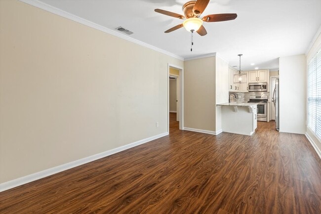 1684 Pine Grove Ave Unit 1