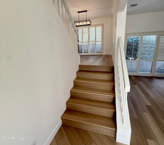 Photo - 21801 Burbank Blvd