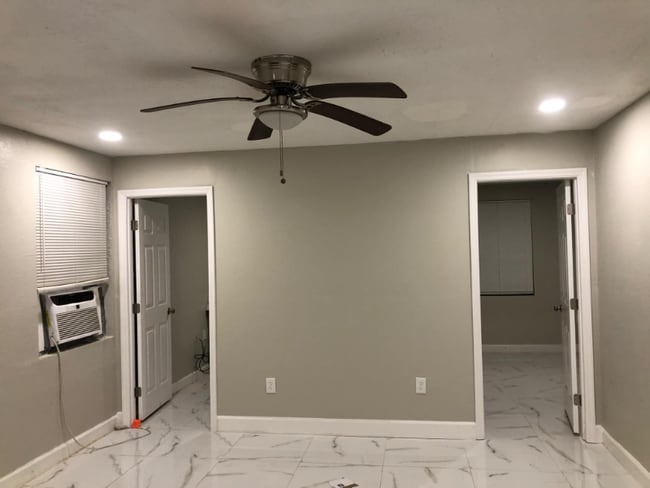 Photo - 1374 Agnes St