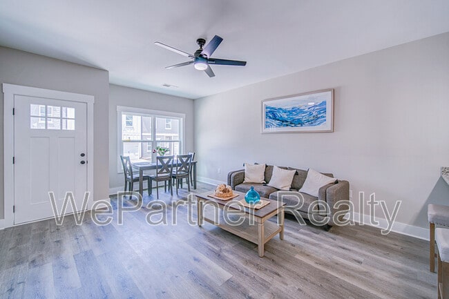 Photo - 7 Sandstone Dr