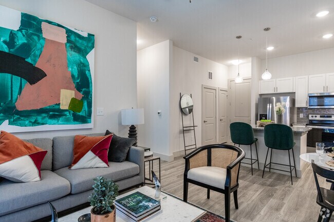 1 BR, 1 BA - 716 SF - Icon at Yorktown