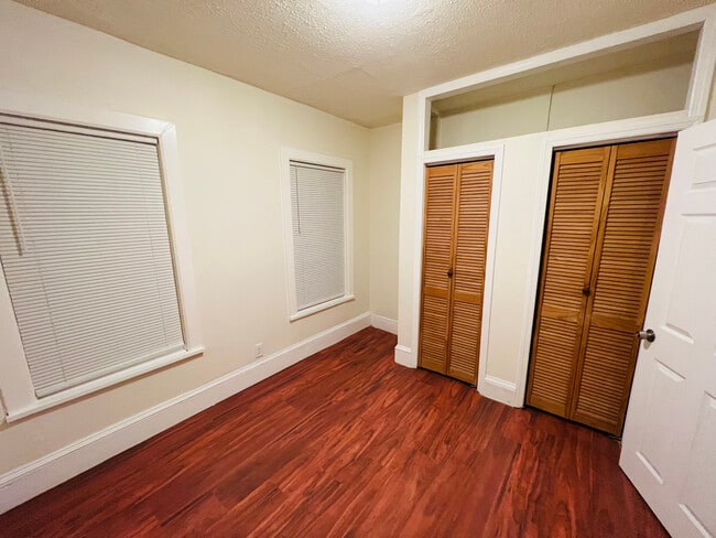Building Photo - 294 Union Ave Unit ground floor Rental