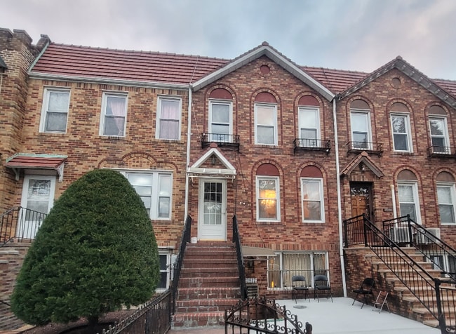 Photo - 2037 Coyle St Unit 2