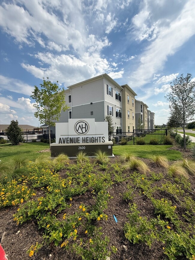 Building Photo - Avenue Heights Rental