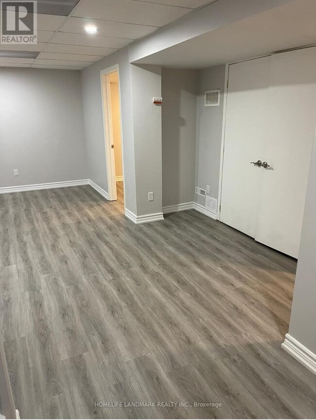 Photo - 422 Church St S