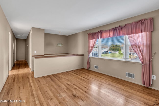 Photo - 353 Cokes Dr