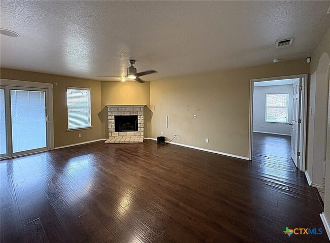 Photo - 2404 Griffin Dr