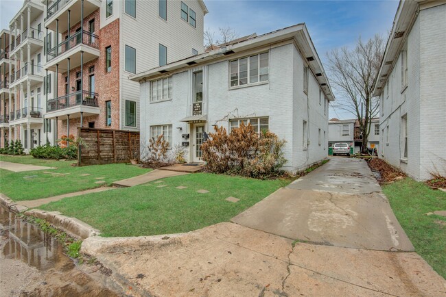 Photo - 1828 W Main St Unit 1