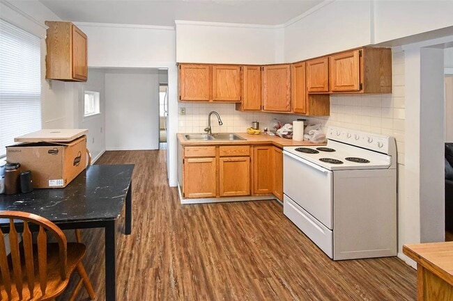 Photo - Inviting 4 Bed, 2 Bath in GU District! (GU...