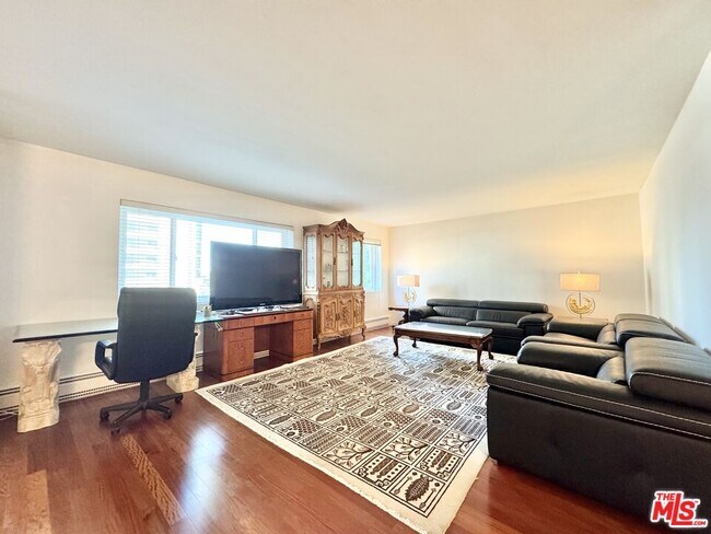 Photo - 10655 Wilshire Blvd Unidad 303