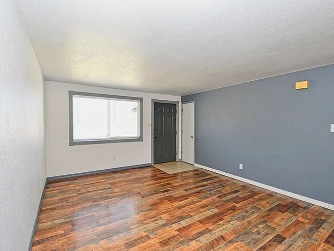 Photo - 2 bed 1 bath in Golden Valley - AVAILABLE 6/1!