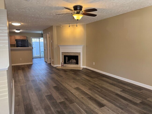 Photo - 2BR Townhome in Shadow Glen