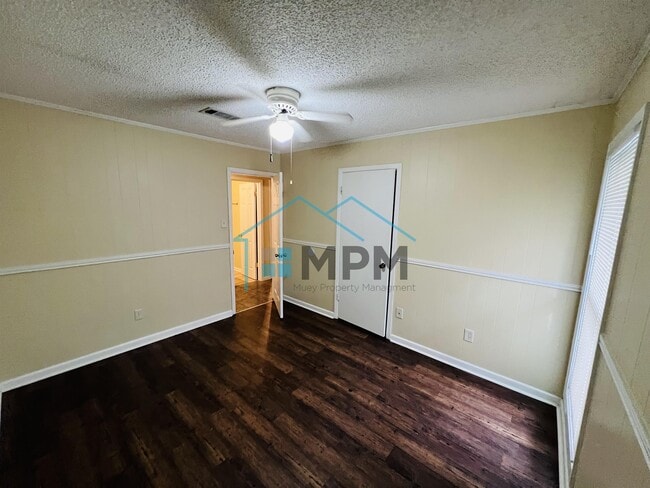Photo - 229 Hillside Cir