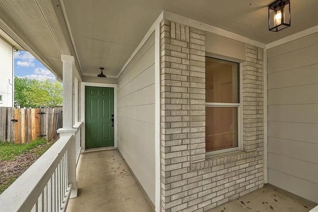 Photo - 16816 Jaron Dr