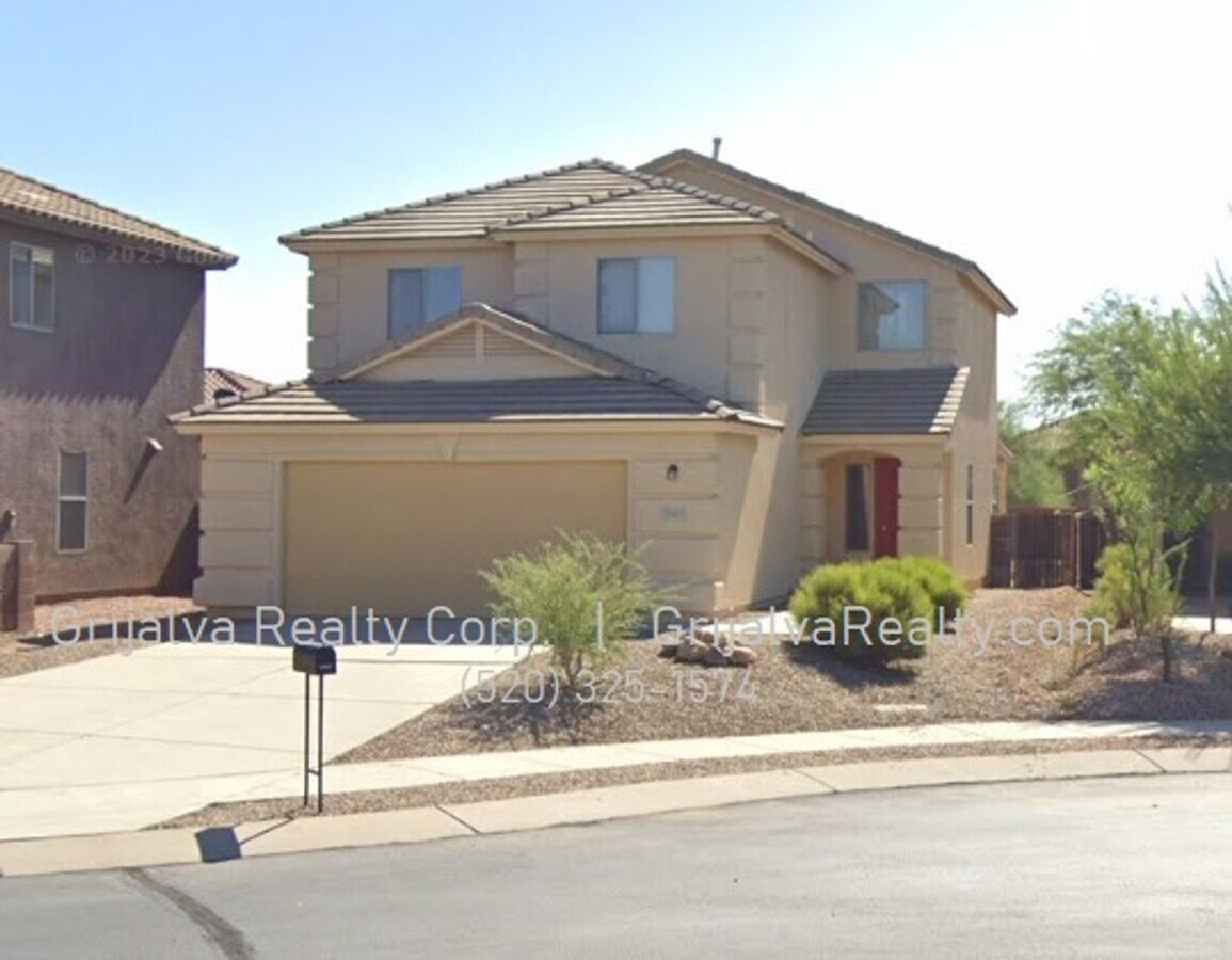 4 Bedroom, 2 Bath Two-Story Home in Los Ar... - 4 Bedroom, 2 Bath Two-Story Home in Los Ar...