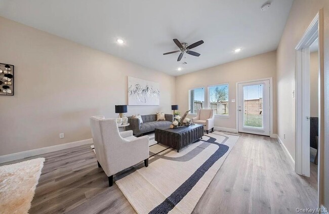 Photo - 1113 5th Ave