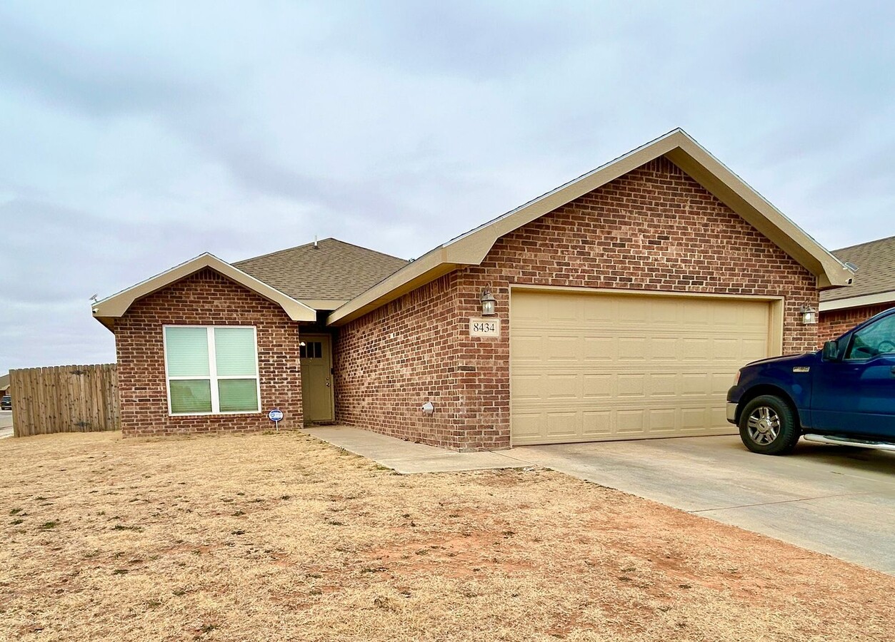 4 Bedroom/ 2 Bath Available 3/10/2025! - 4 Bedroom/ 2 Bath Available 3/10/2025! Casa