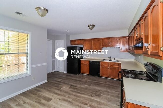 Photo - 3 Bedroom Pet-Friendly Home in Memphis, TN with Main Street Renewal